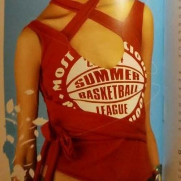 T-Shirt Makeovers Hardcover Book with Over 16 DIY Projects - Picture 4 of 4